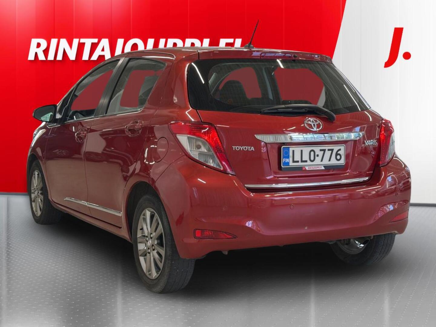 TOYOTA Yaris 2013