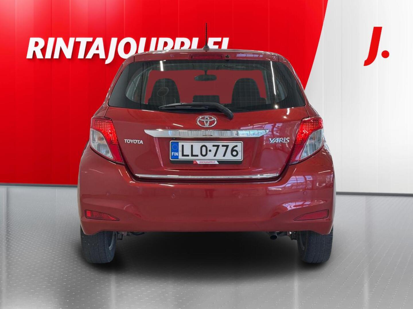 TOYOTA Yaris 2013