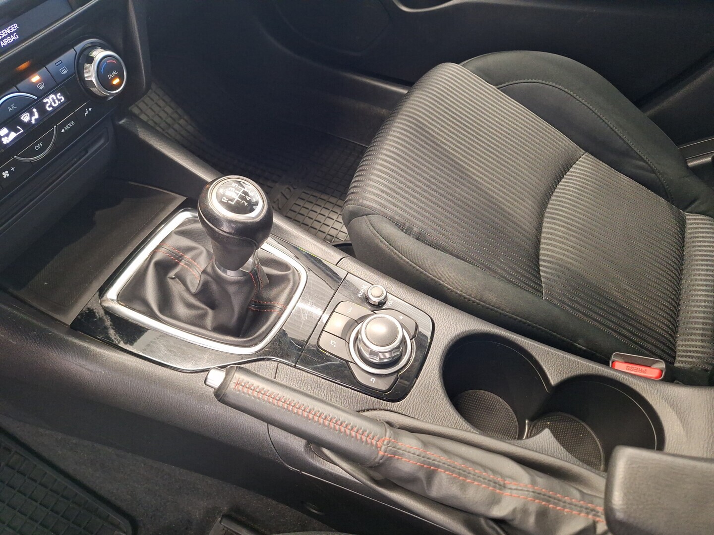 MAZDA Mazda3 2013