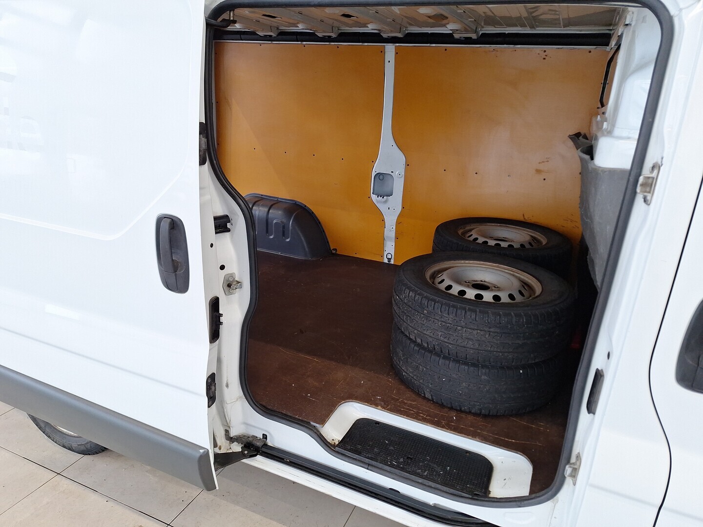 NISSAN Primastar 2005