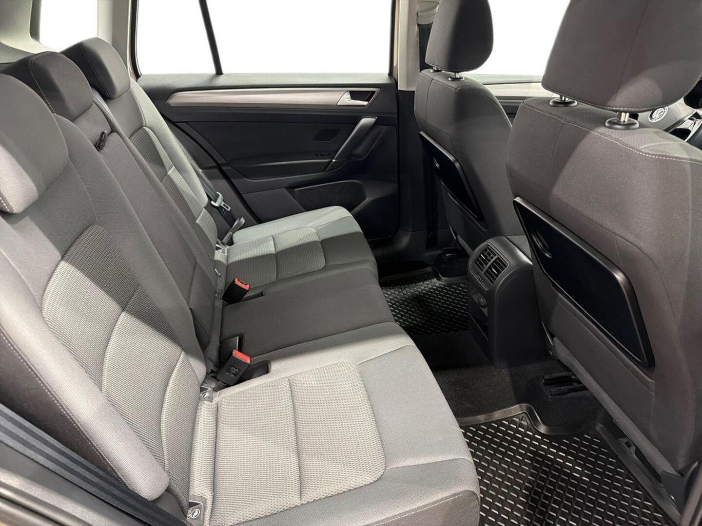 VOLKSWAGEN Golf Sportsvan 2015