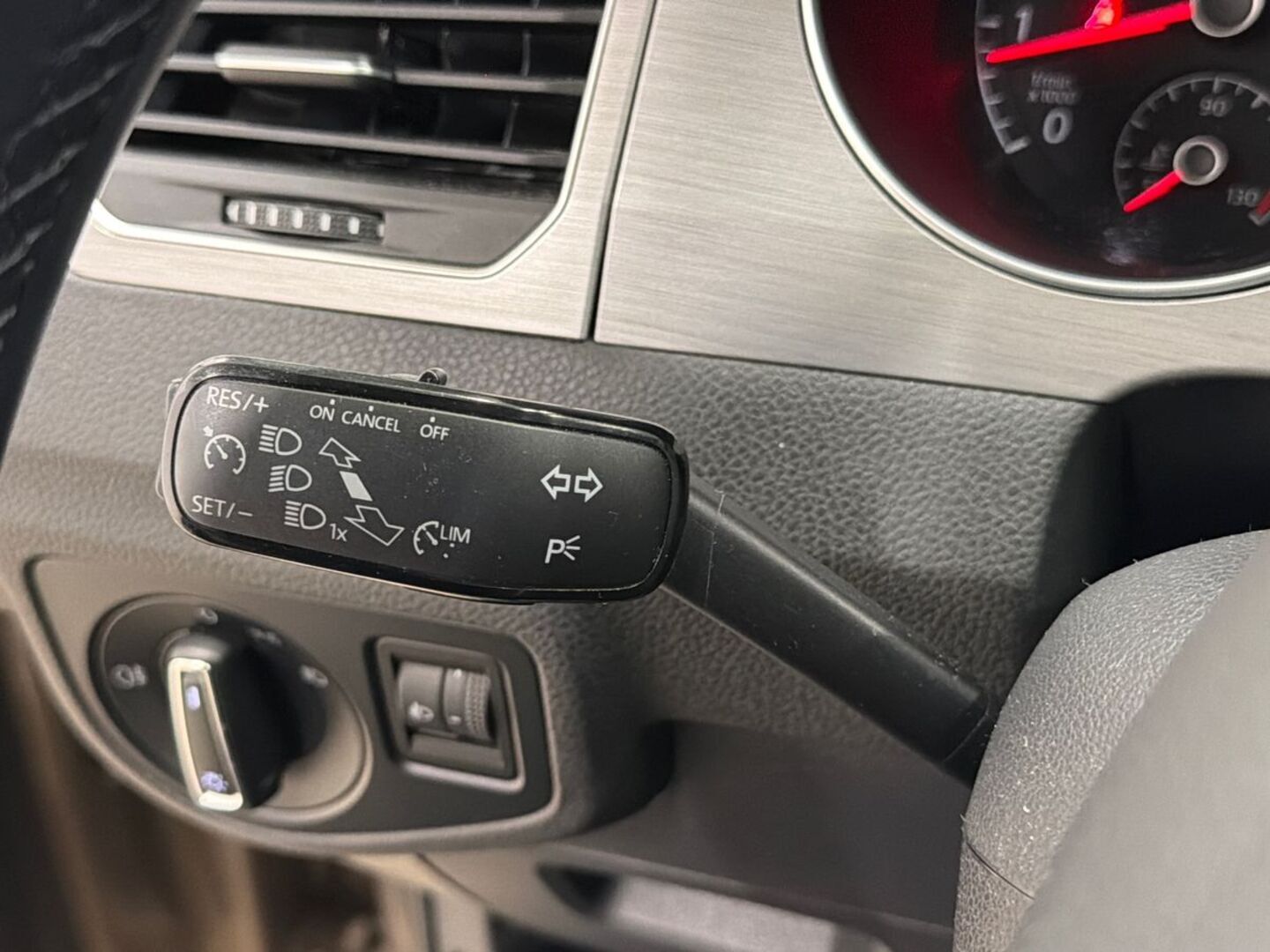 VOLKSWAGEN Golf Sportsvan 2015
