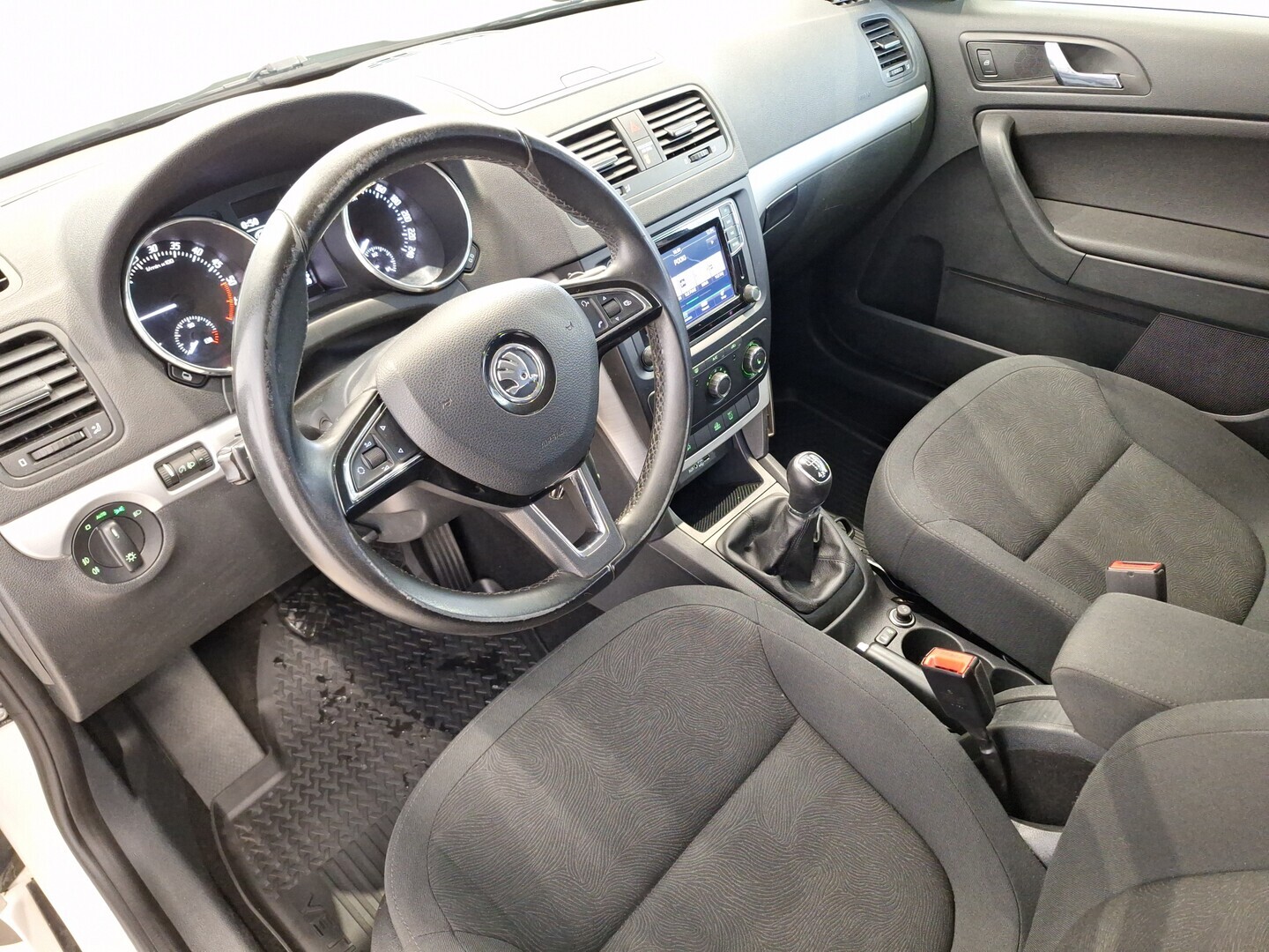 SKODA Yeti 2016
