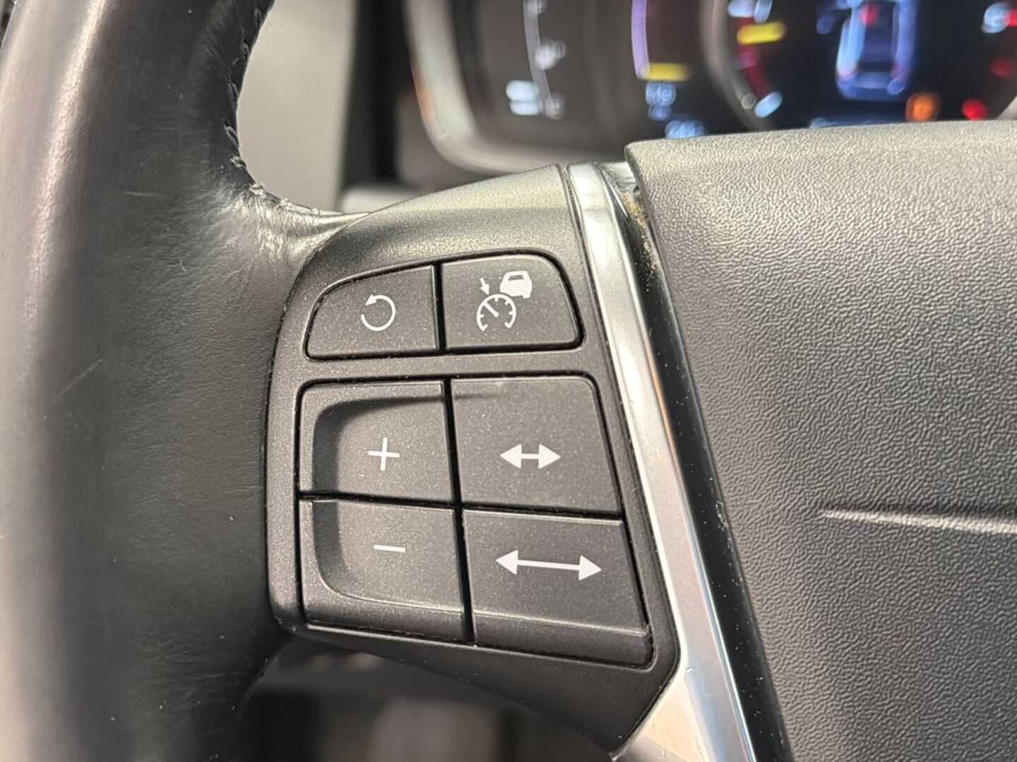 VOLVO XC60 2016