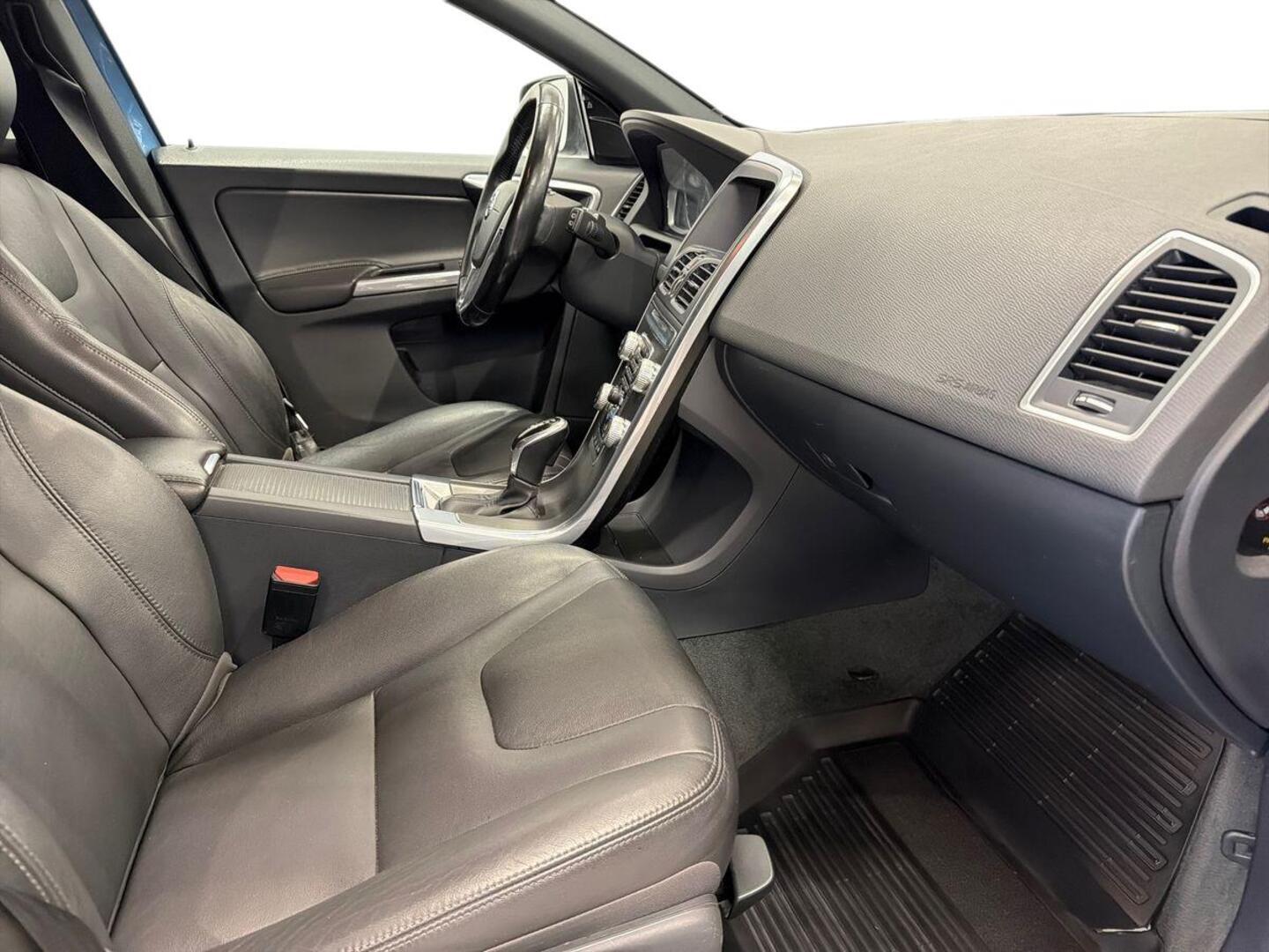 VOLVO XC60 2016