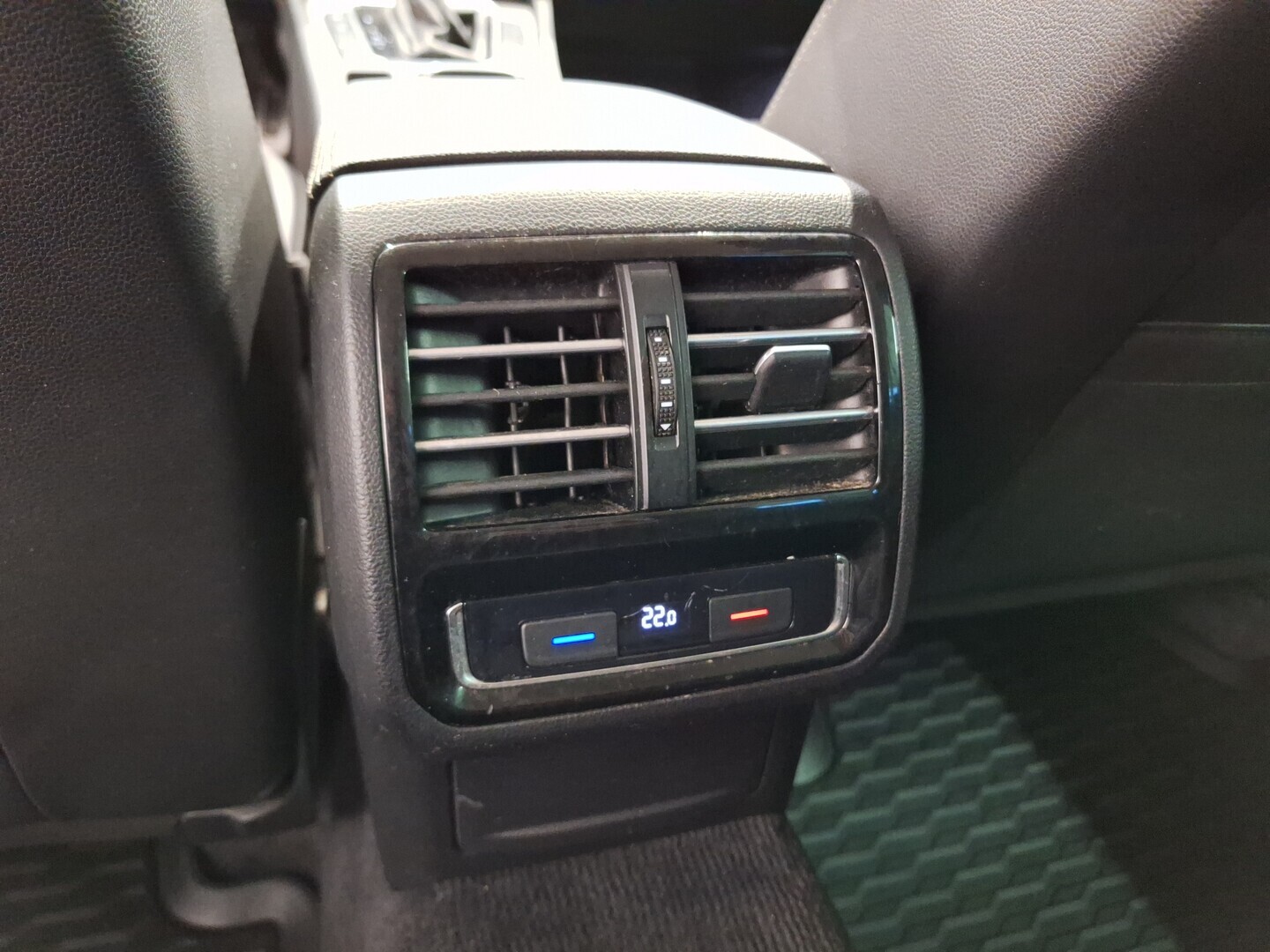 VOLKSWAGEN Passat 2019