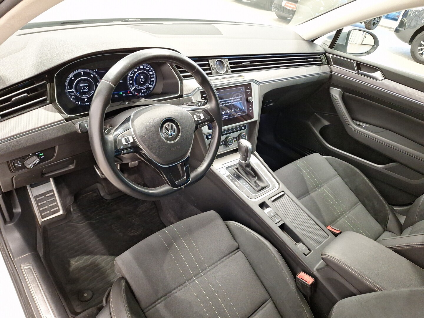 VOLKSWAGEN Passat 2019