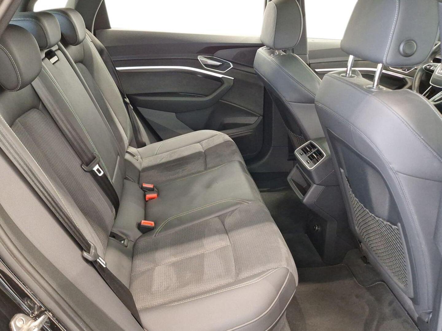 AUDI e-tron 2022