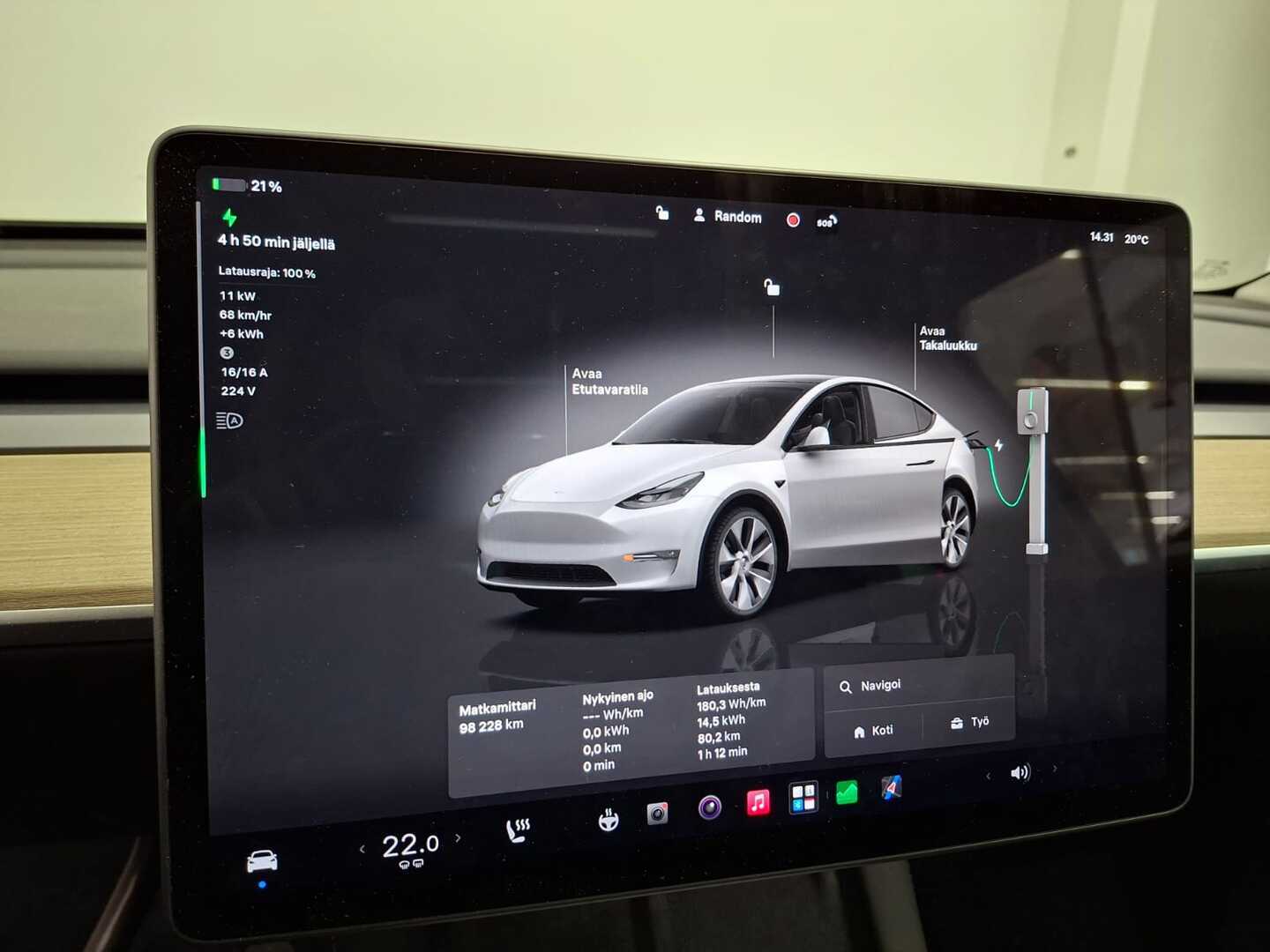 TESLA Model Y 2023