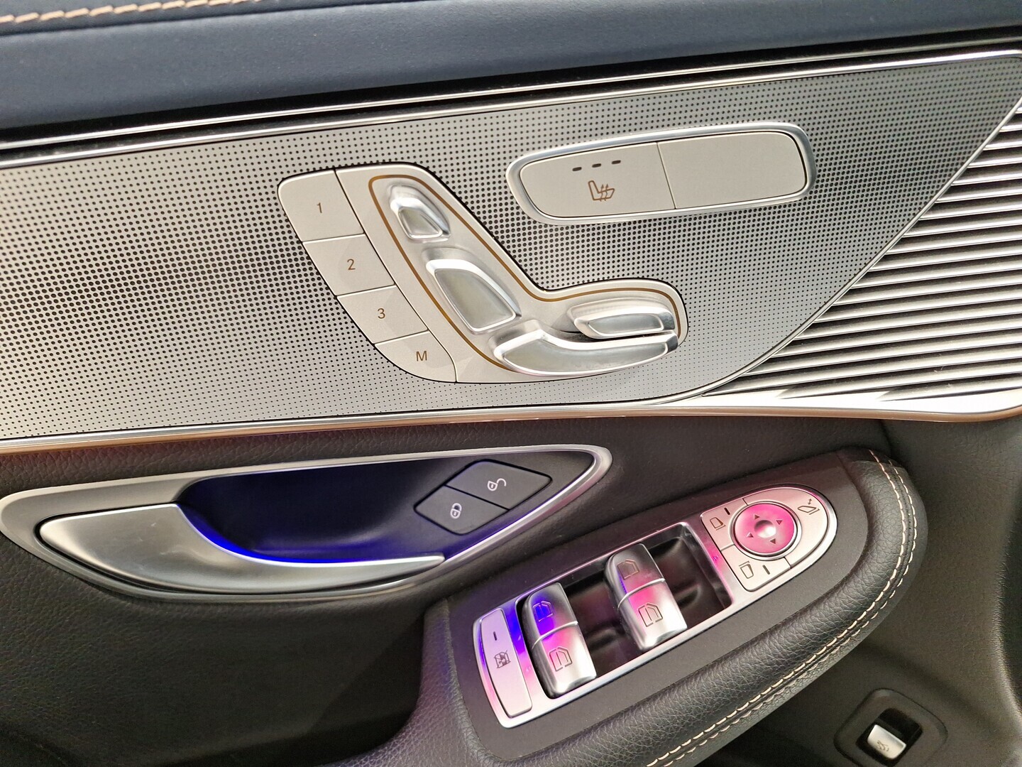 MERCEDES-BENZ EQC 2019