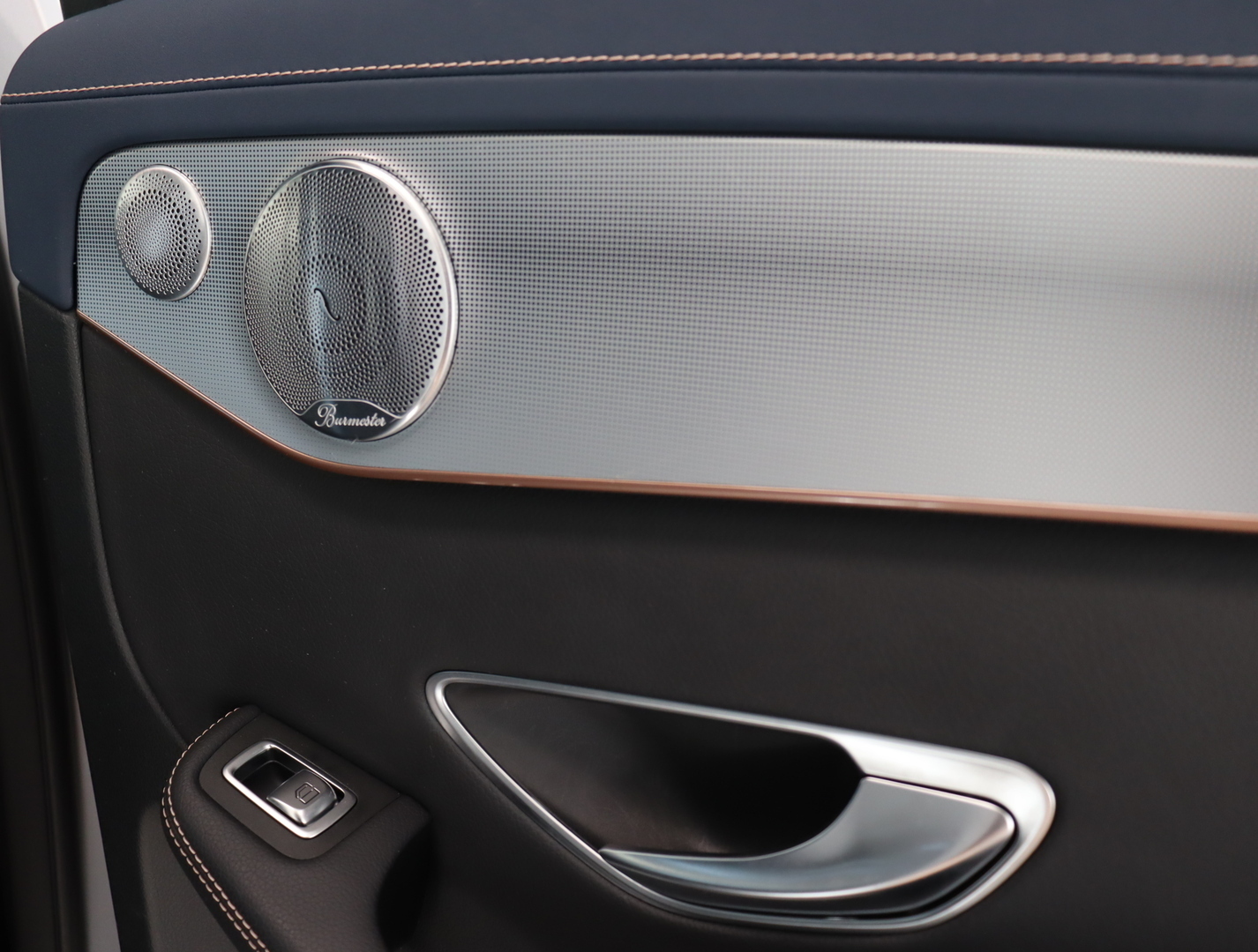 MERCEDES-BENZ EQC 2019