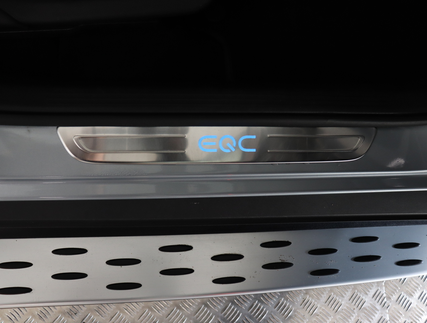 MERCEDES-BENZ EQC 2019