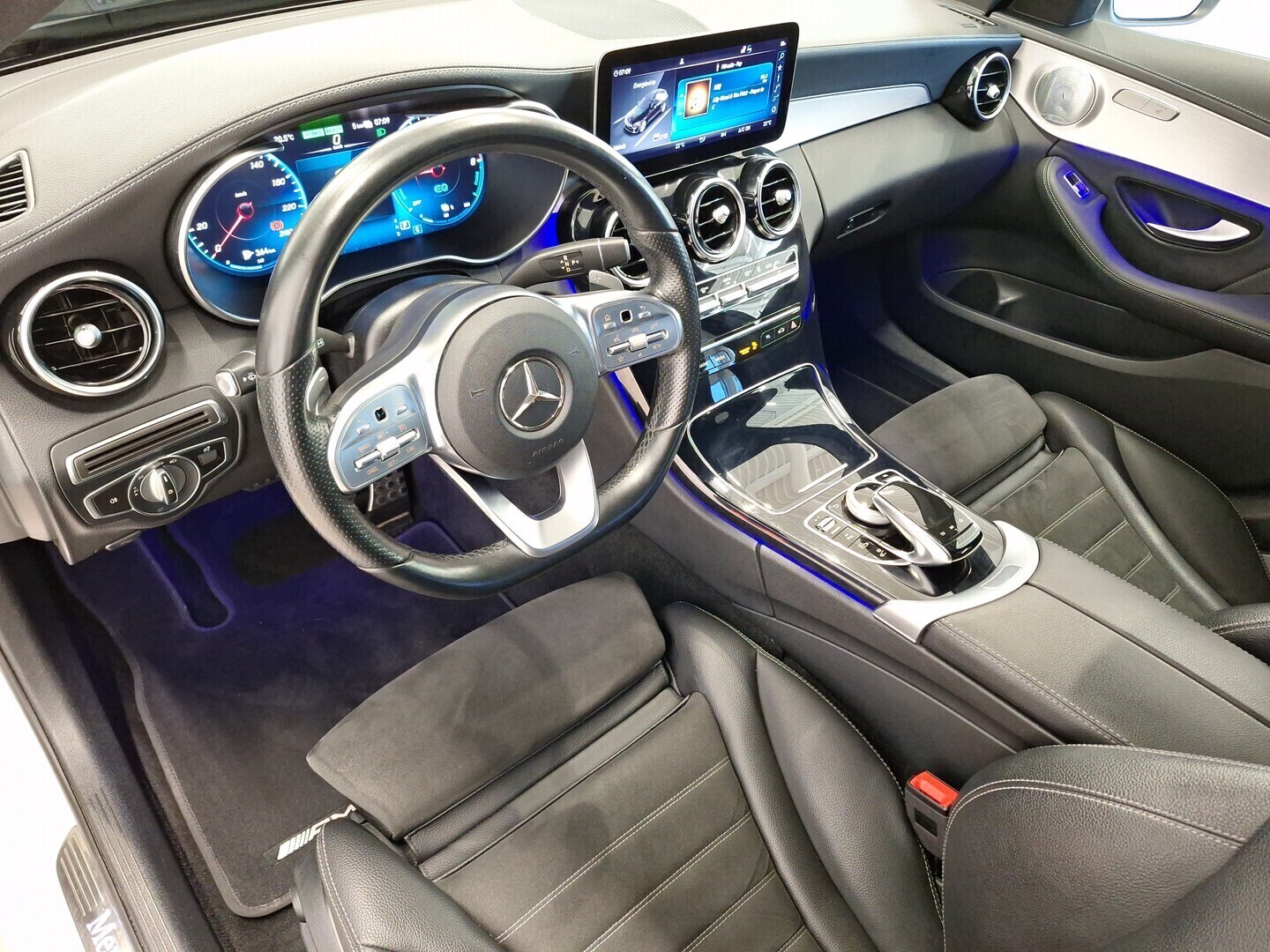 MERCEDES-BENZ C 2020