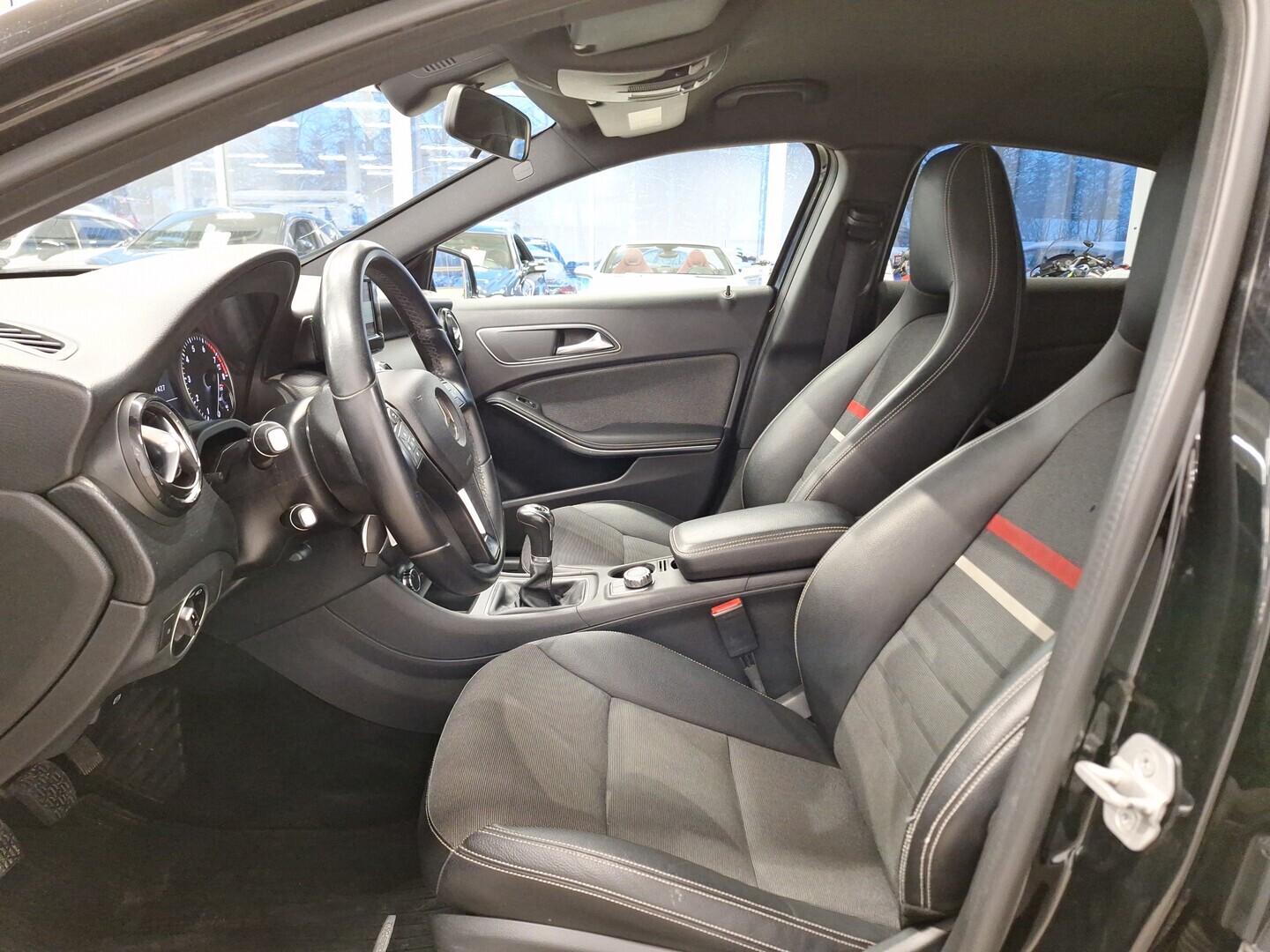 MERCEDES-BENZ A 2013