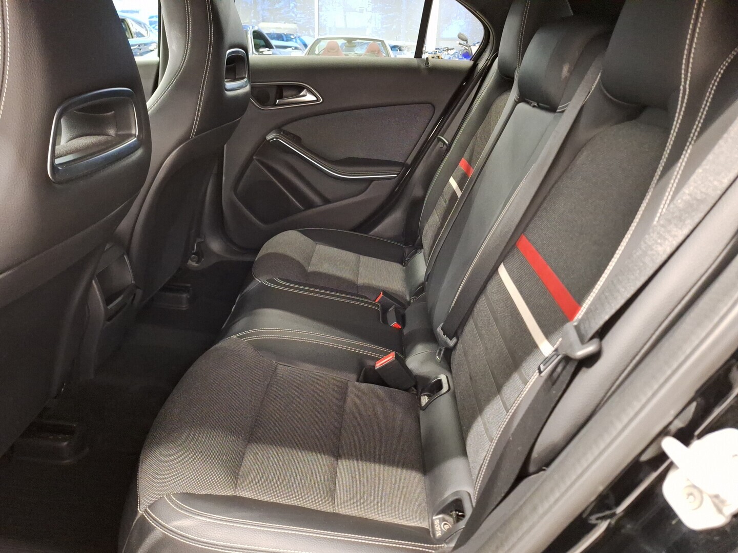 MERCEDES-BENZ A 2013