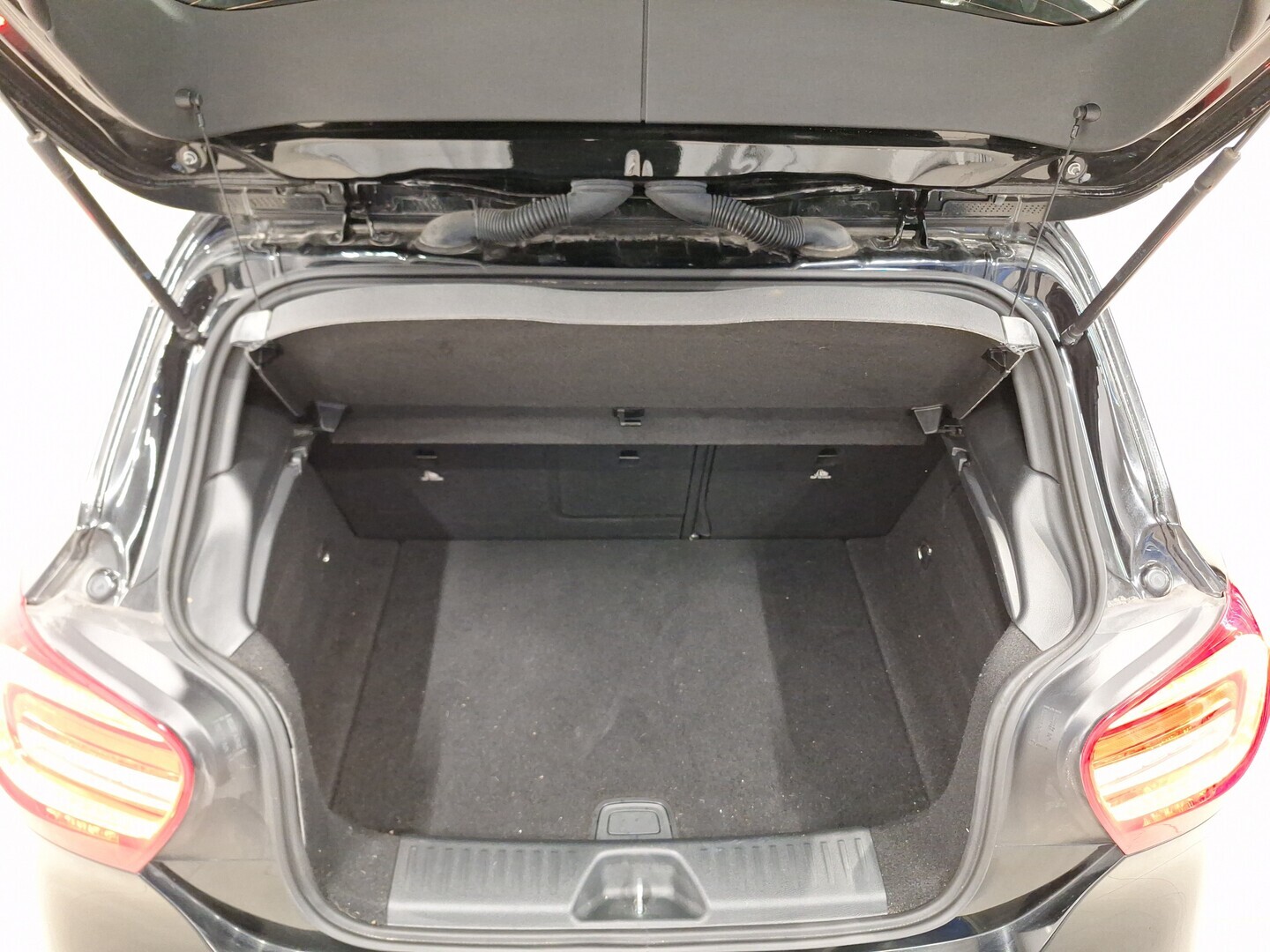 MERCEDES-BENZ A 2013