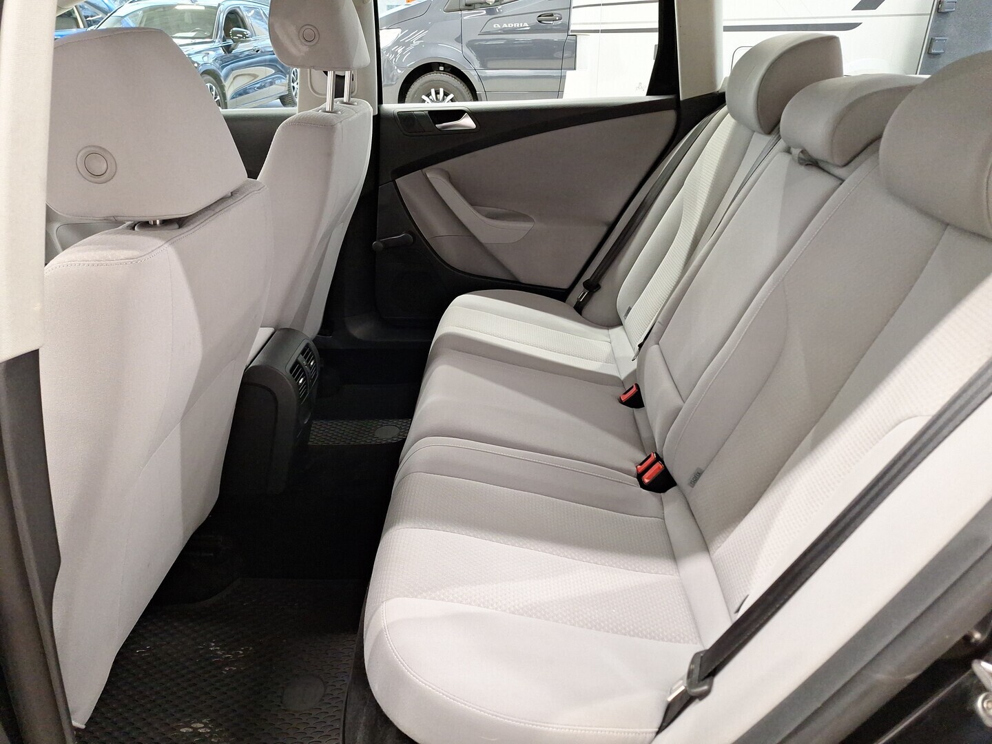 VOLKSWAGEN Passat 2010