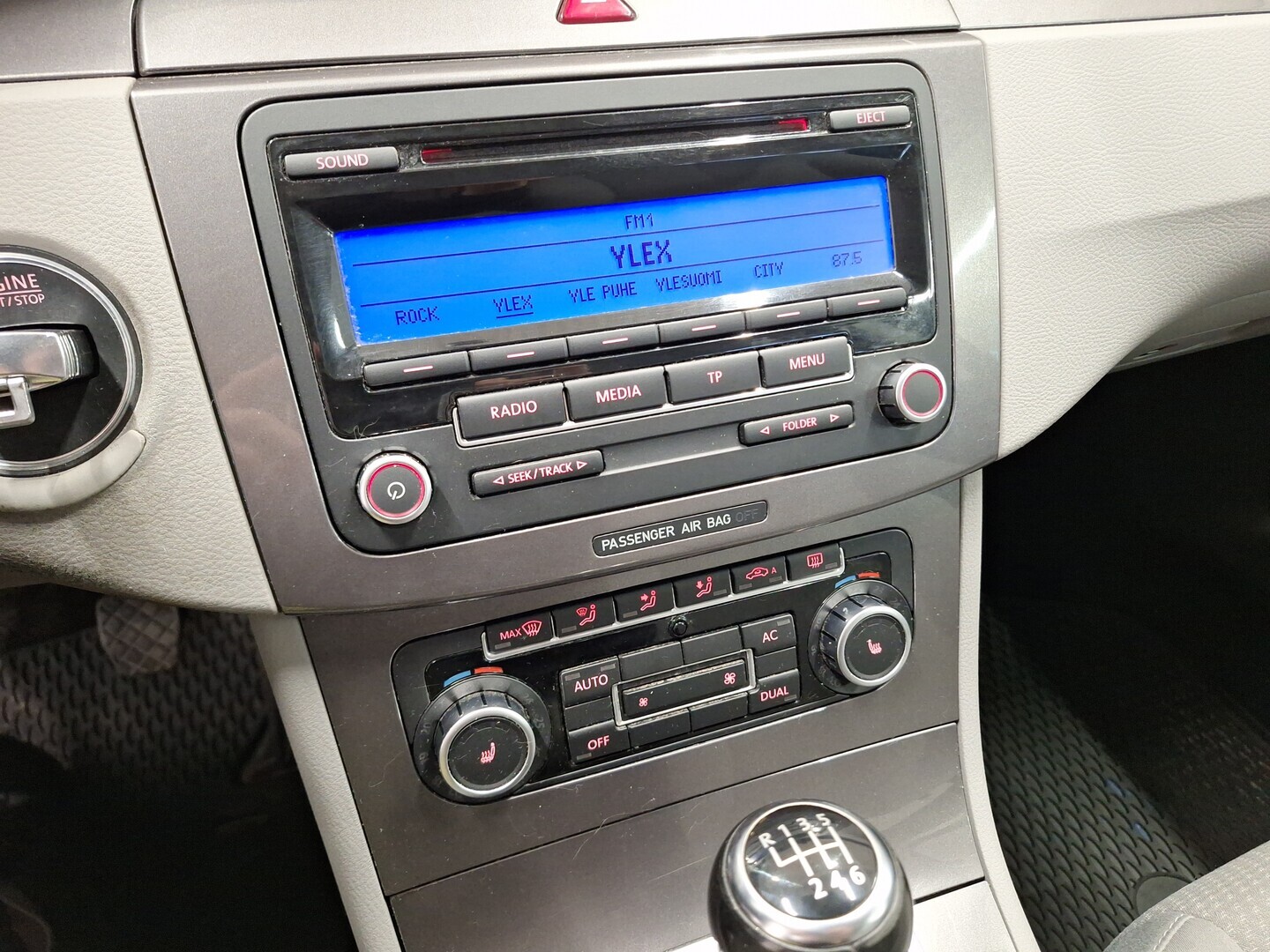 VOLKSWAGEN Passat 2010