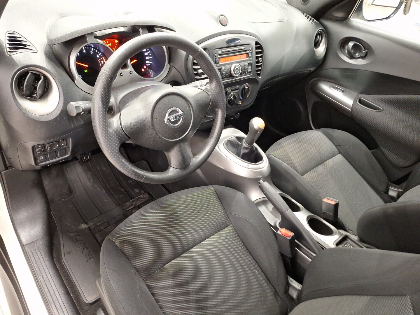 NISSAN Juke 2011