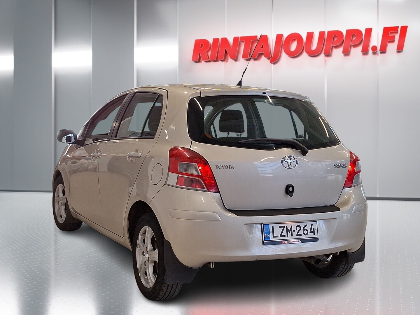 TOYOTA Yaris 2011