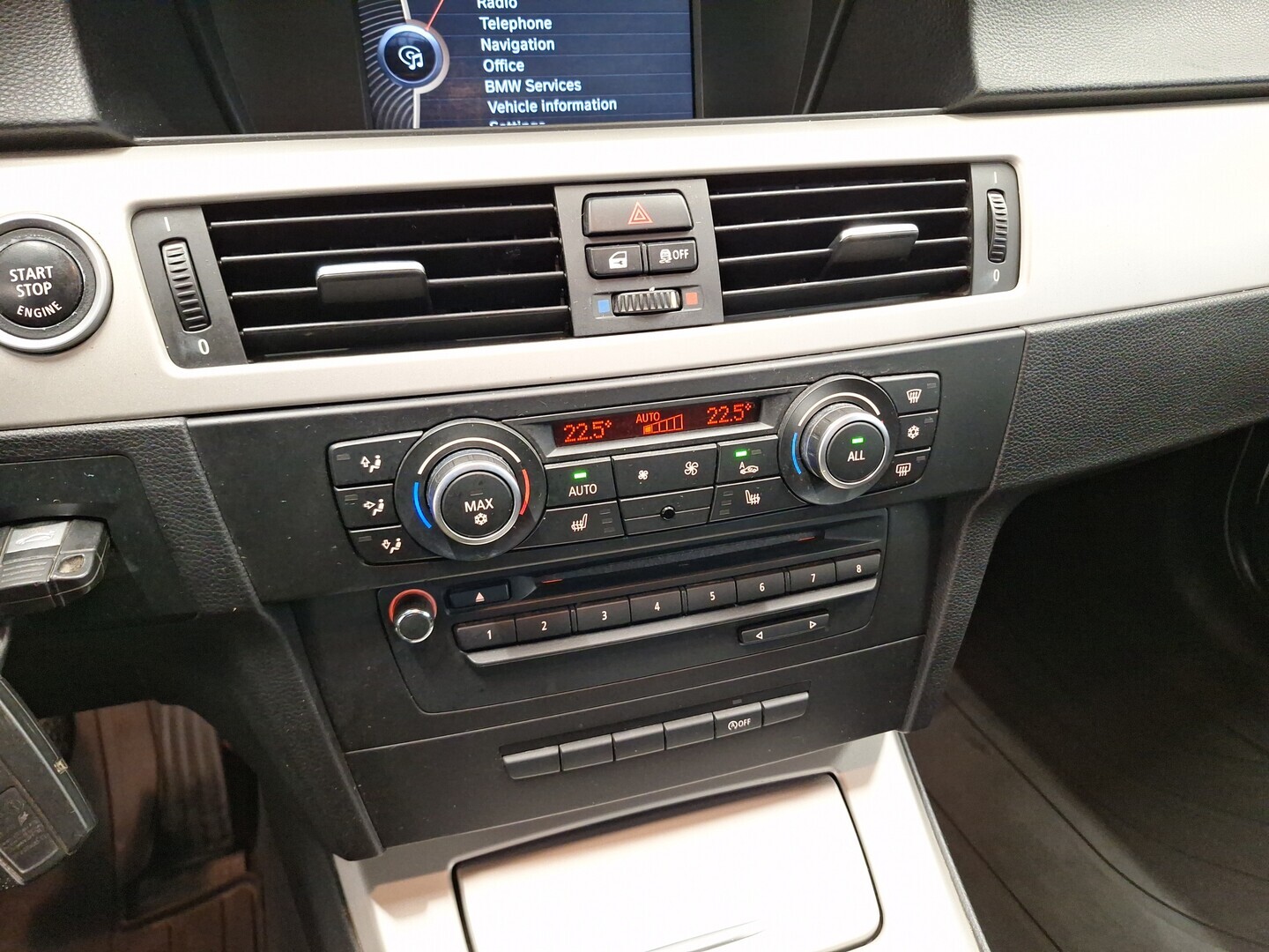 BMW 318 2011