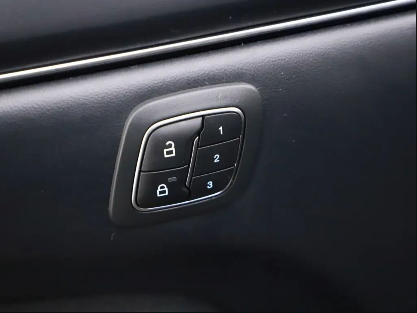 FORD Mustang Mach-E 2021