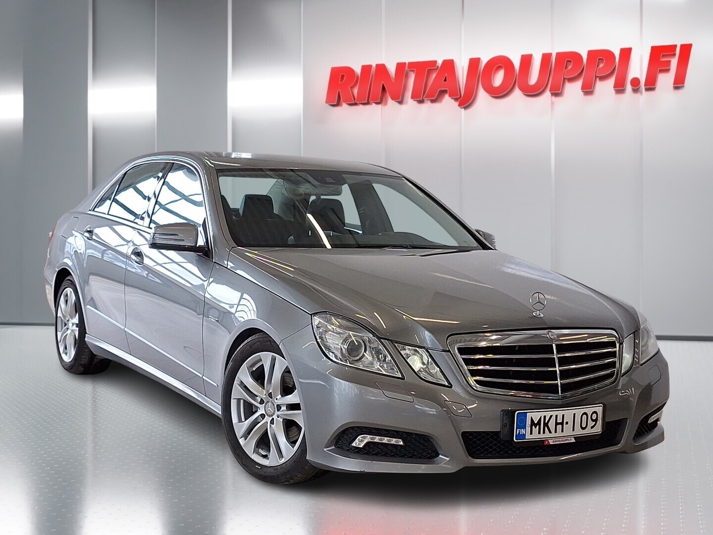 MERCEDES-BENZ E 2009