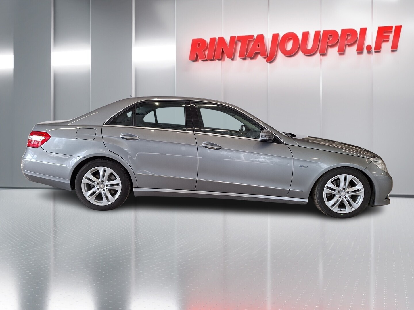 MERCEDES-BENZ E 2009