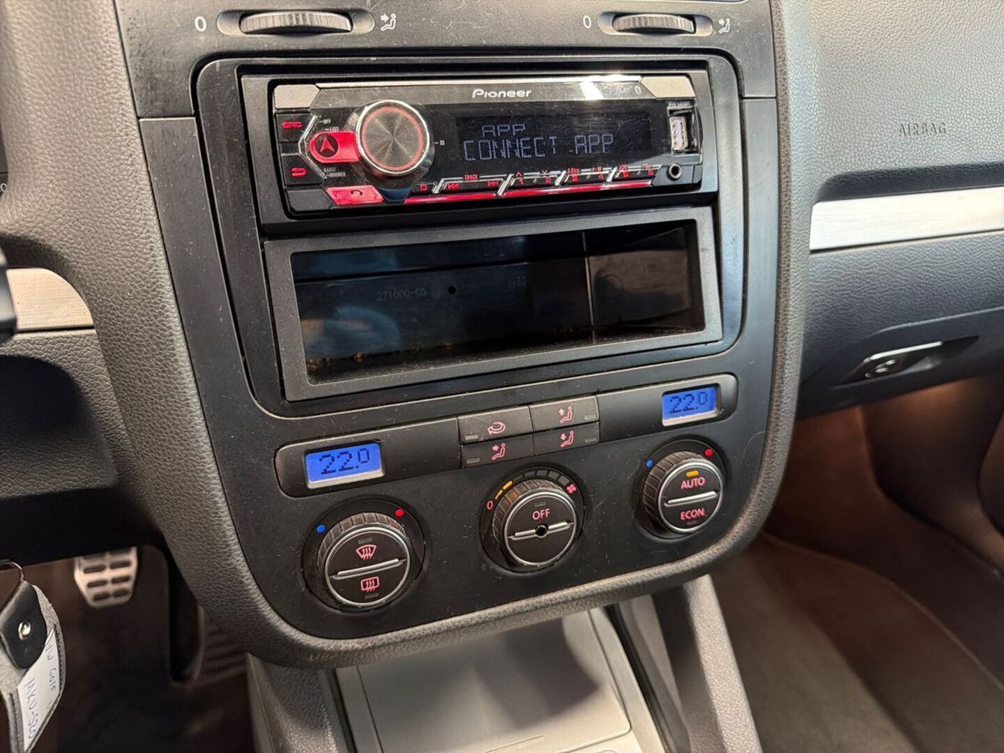 VOLKSWAGEN Golf 2005