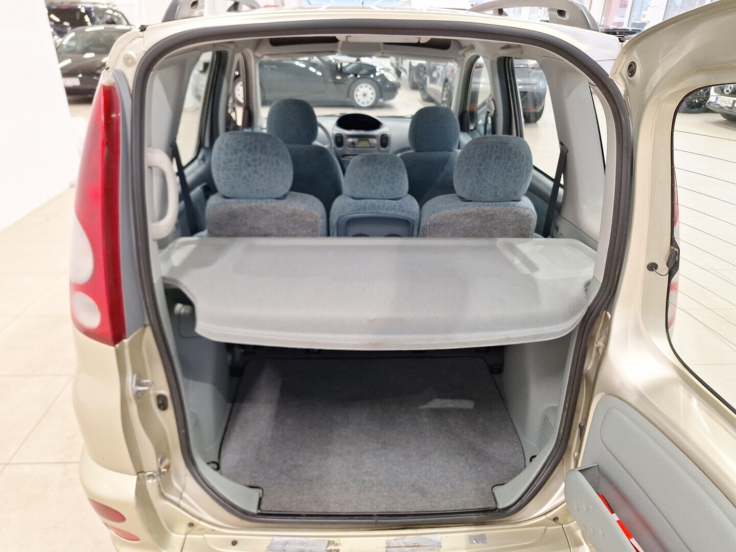 TOYOTA Yaris Verso 2002