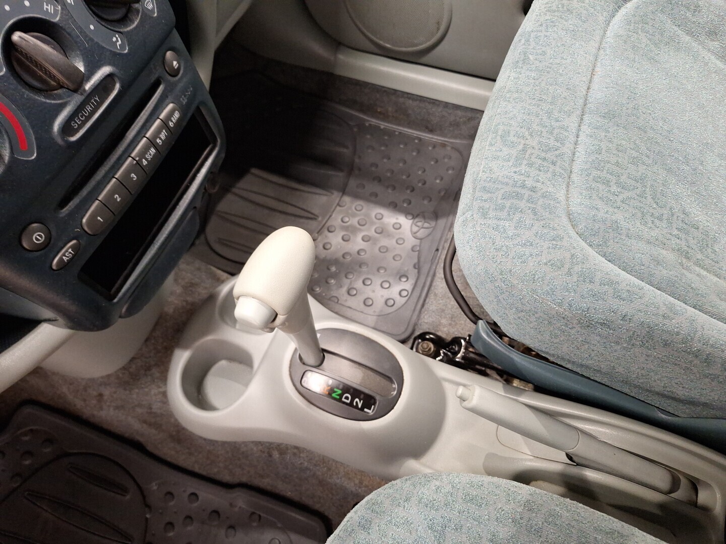 TOYOTA Yaris Verso 2002