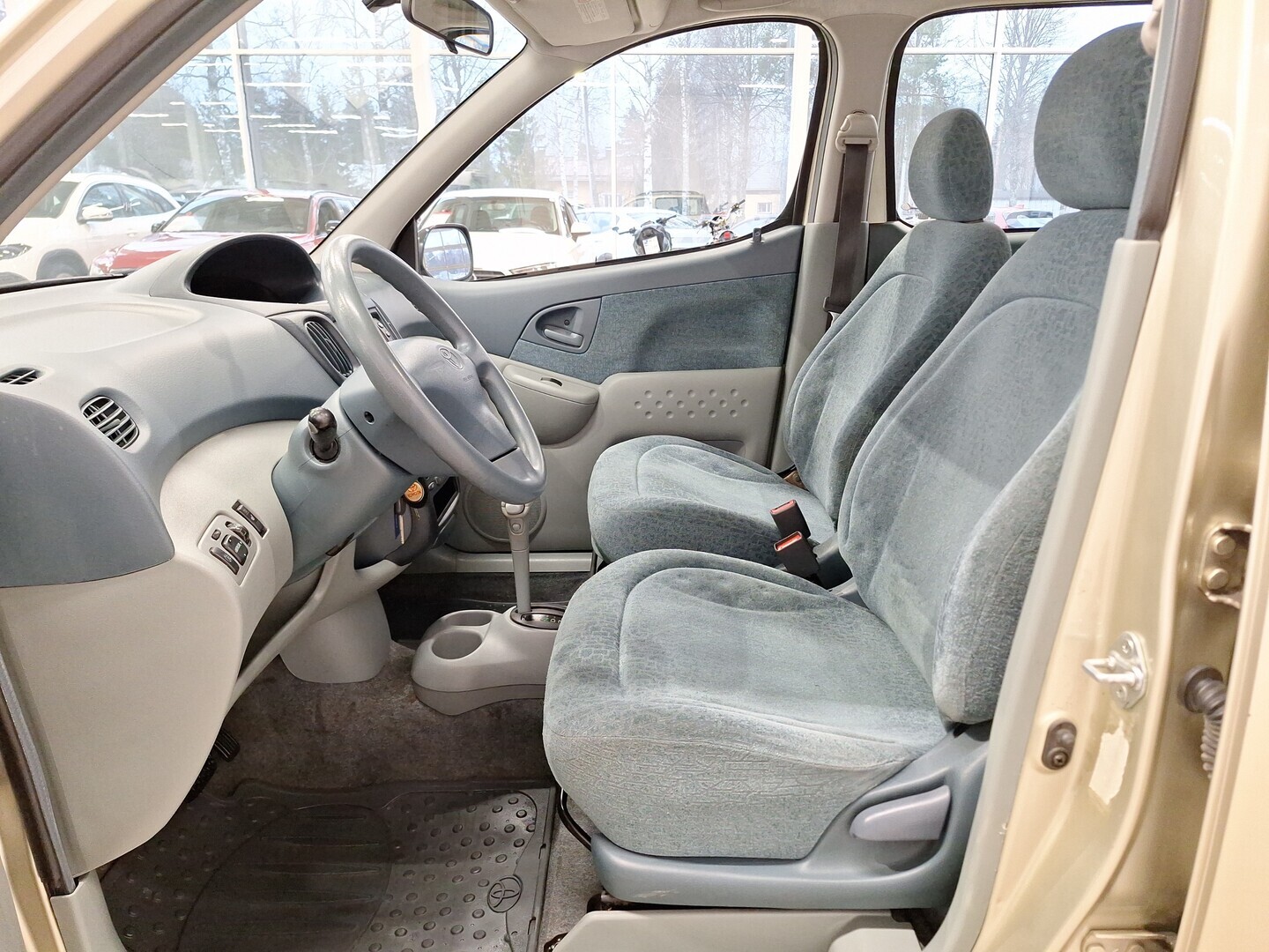 TOYOTA Yaris Verso 2002