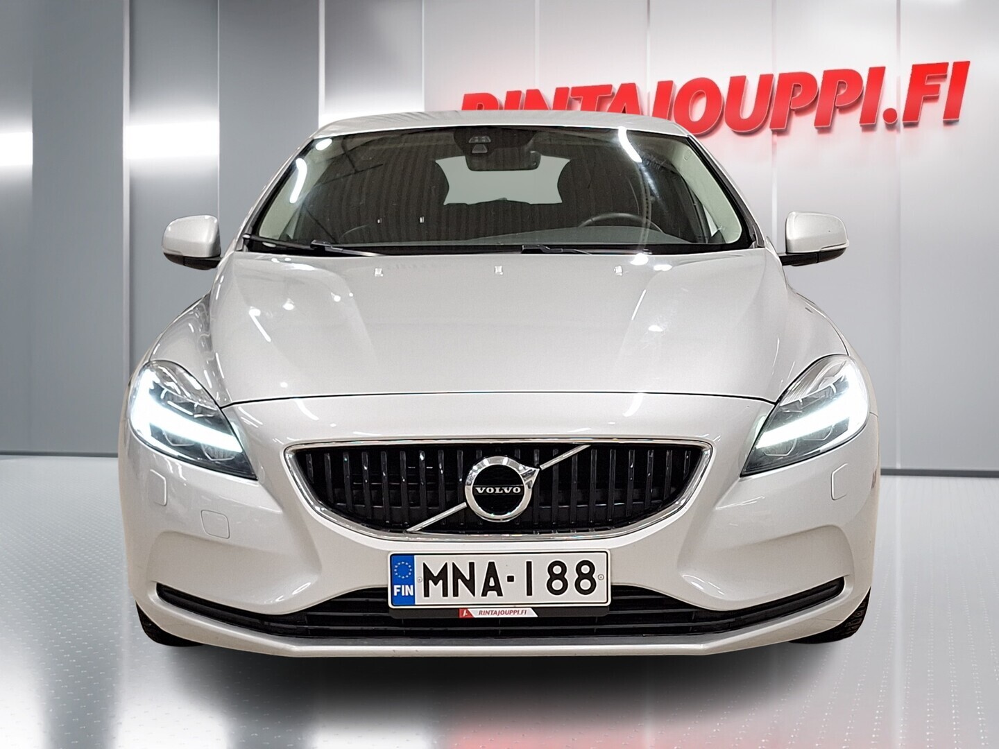 VOLVO V40 2016