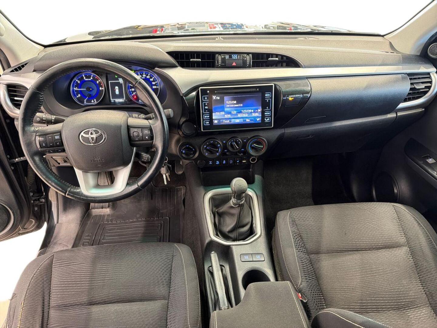 TOYOTA Hilux 2018