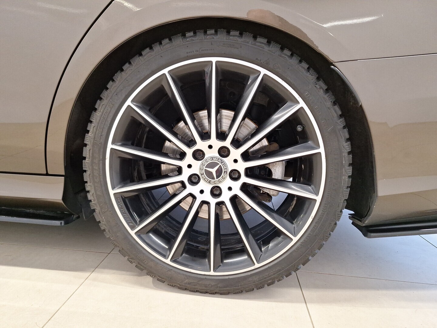 MERCEDES-BENZ E 2017
