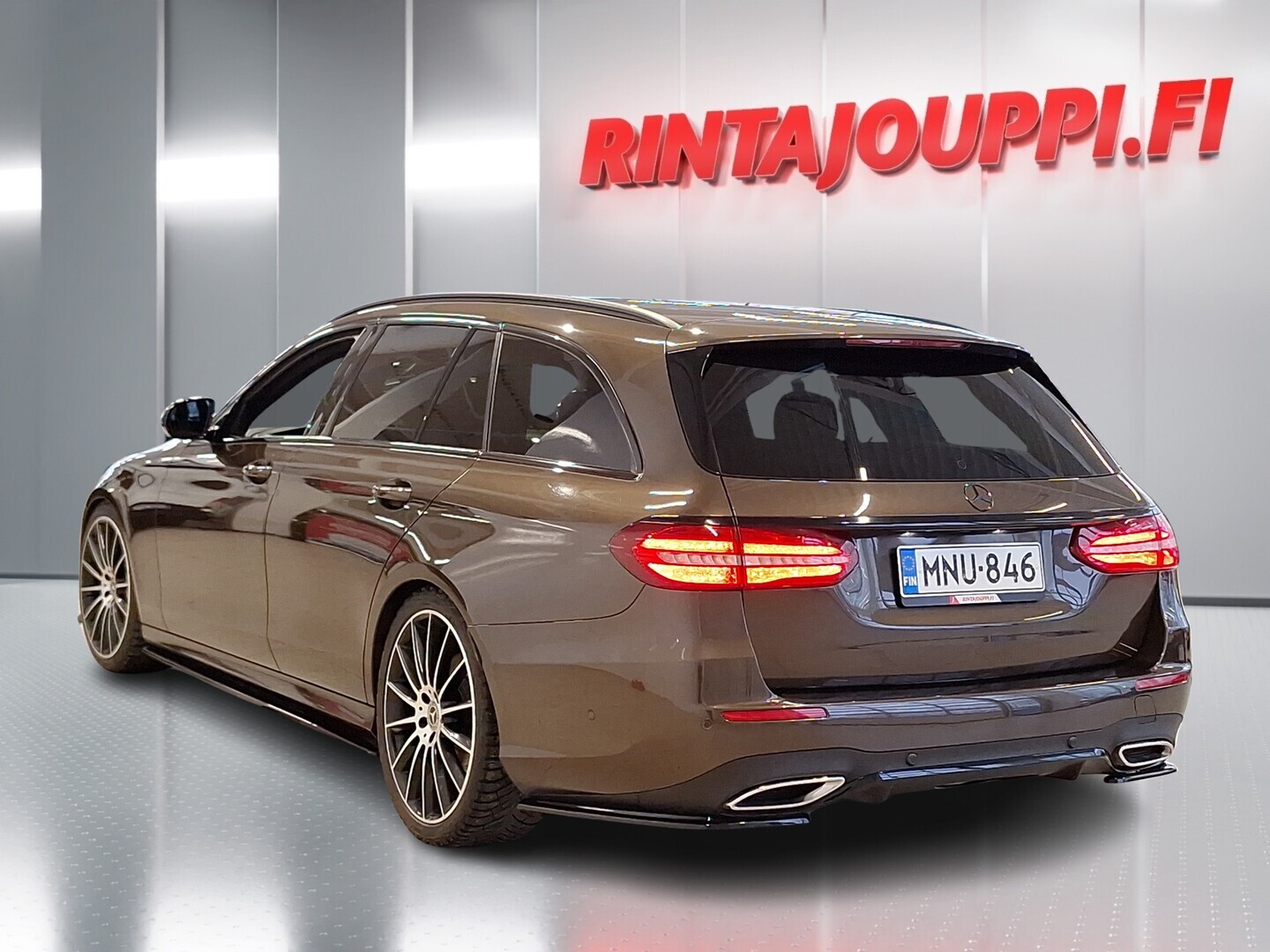 MERCEDES-BENZ E 2017