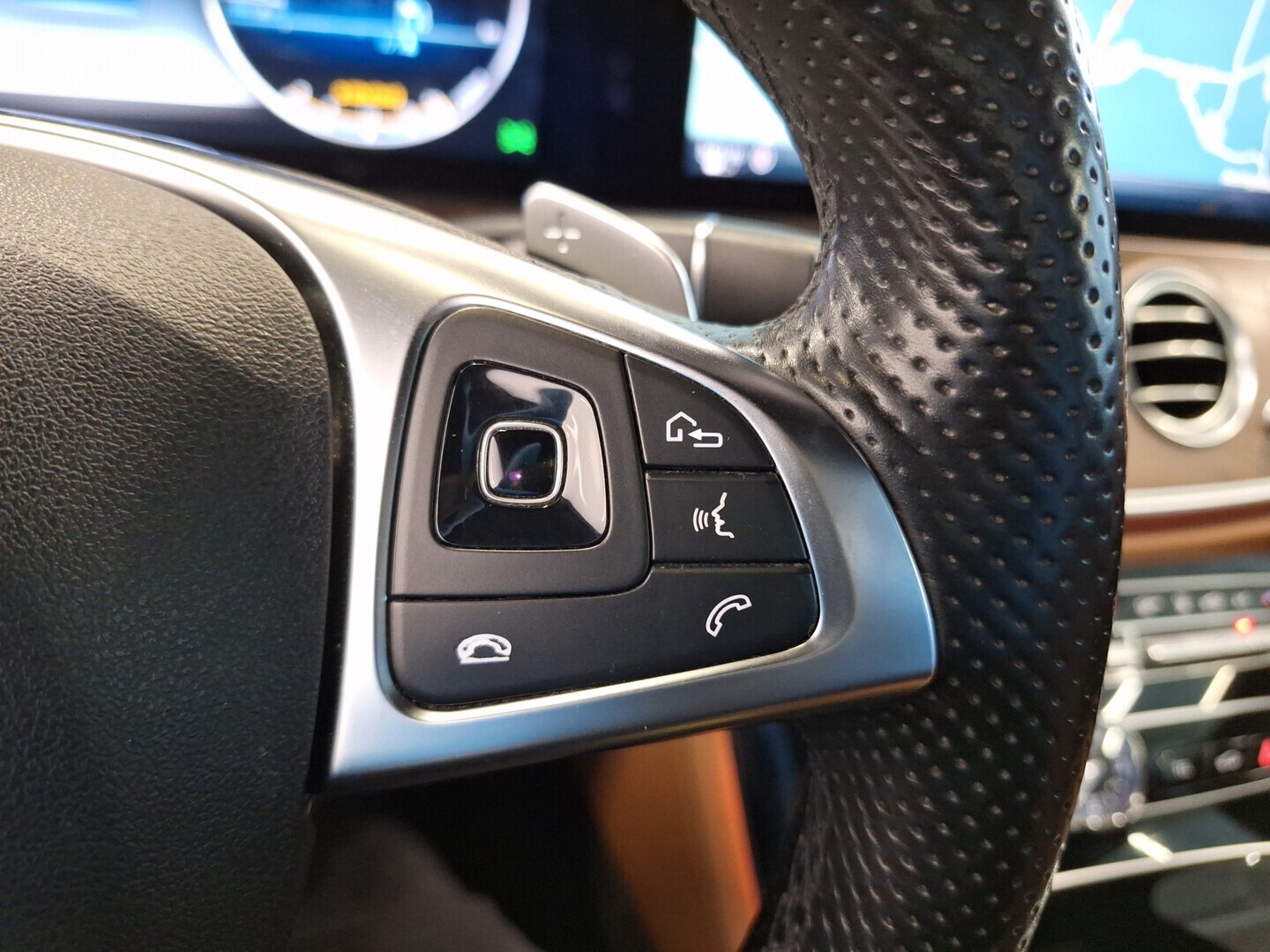 MERCEDES-BENZ E 2017