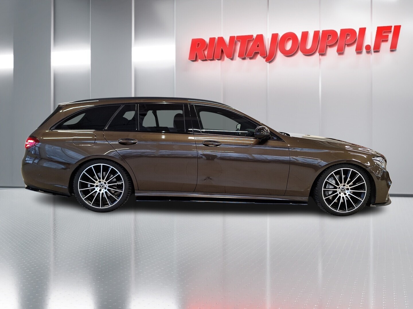 MERCEDES-BENZ E 2017