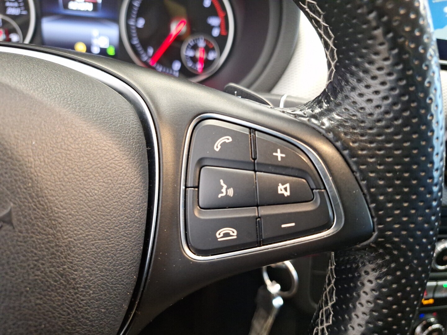 MERCEDES-BENZ B 2015