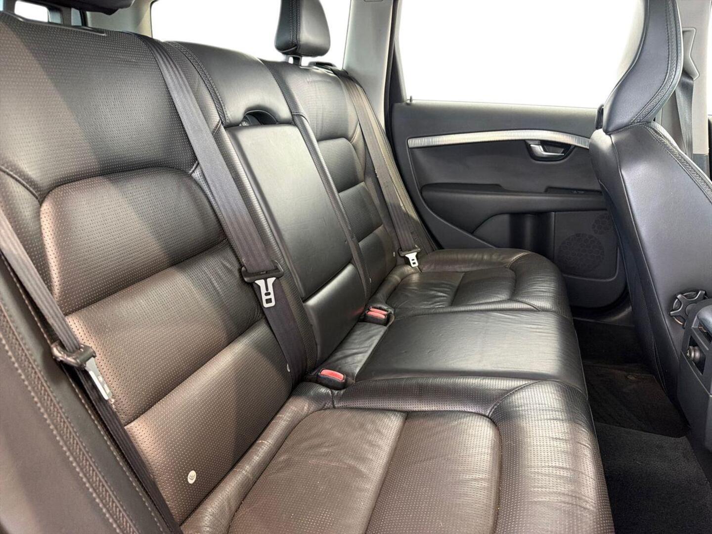 VOLVO XC70 2010