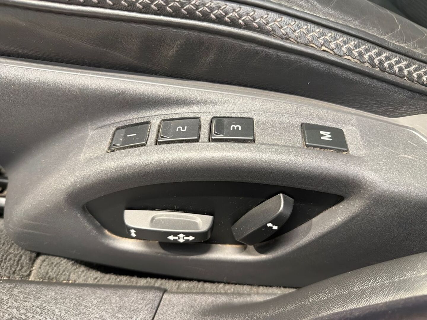 VOLVO XC70 2010