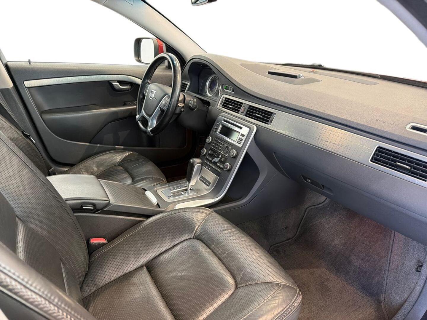 VOLVO XC70 2010