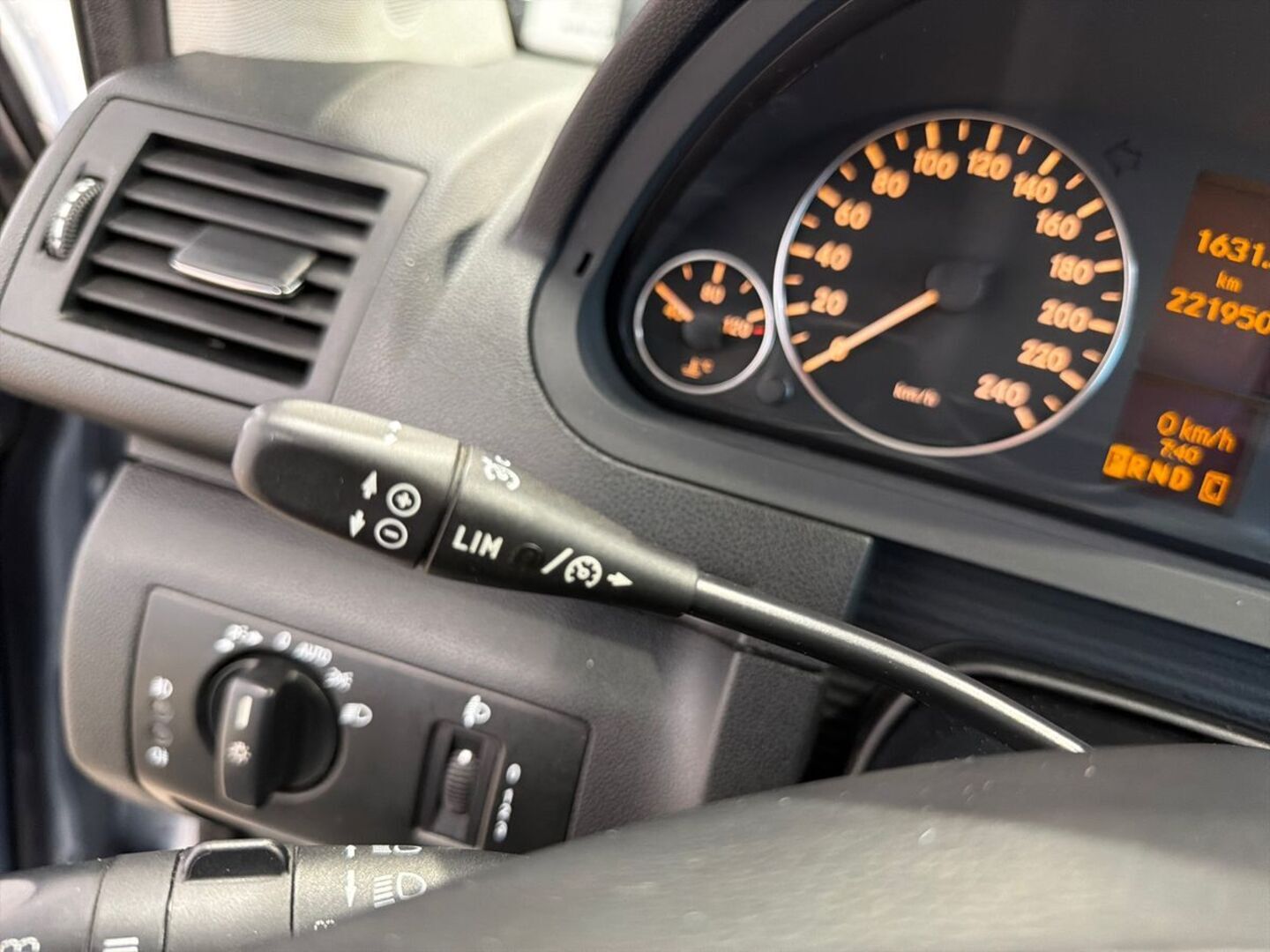 MERCEDES-BENZ A 2011