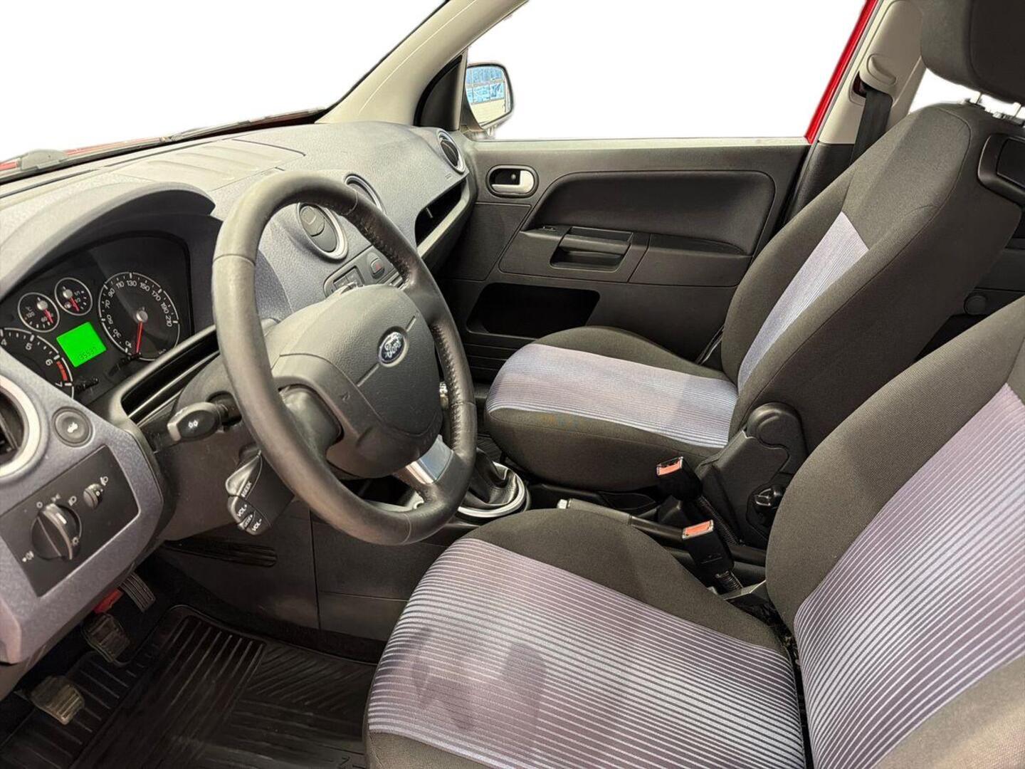 FORD Fusion 7