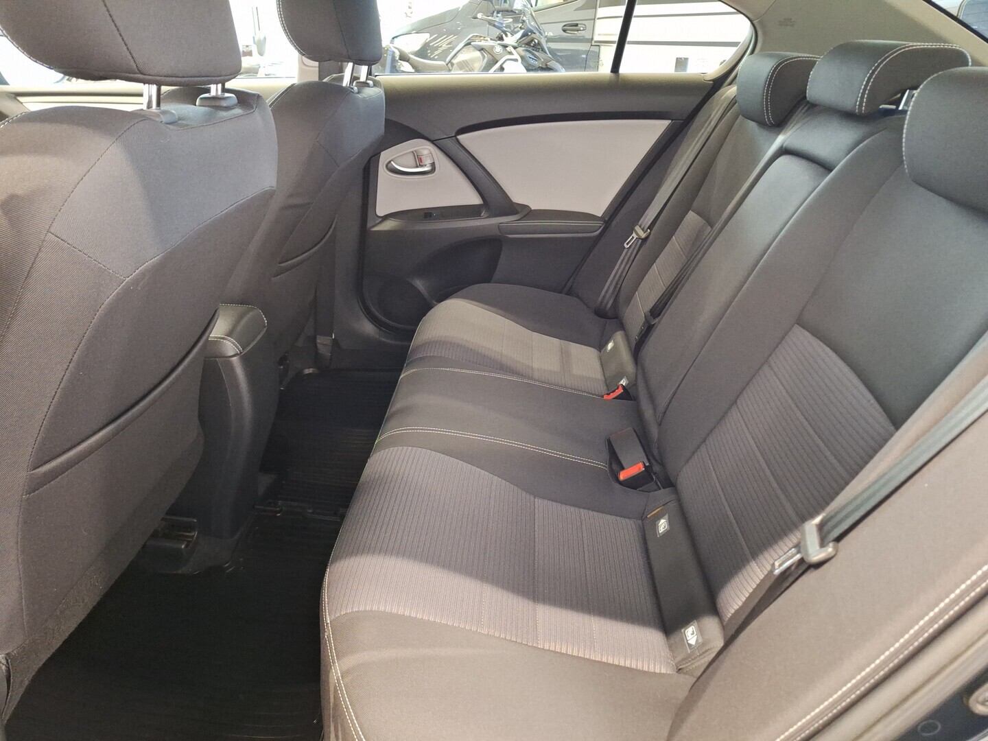 TOYOTA Avensis 2017