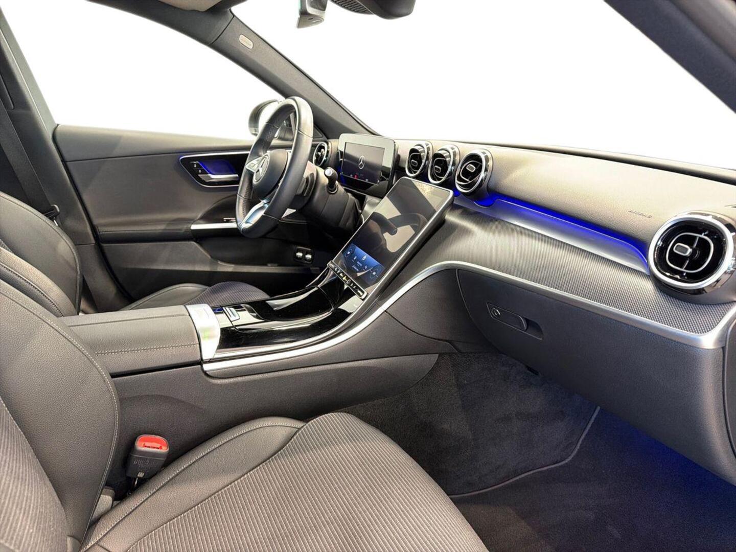 MERCEDES-BENZ C 2023