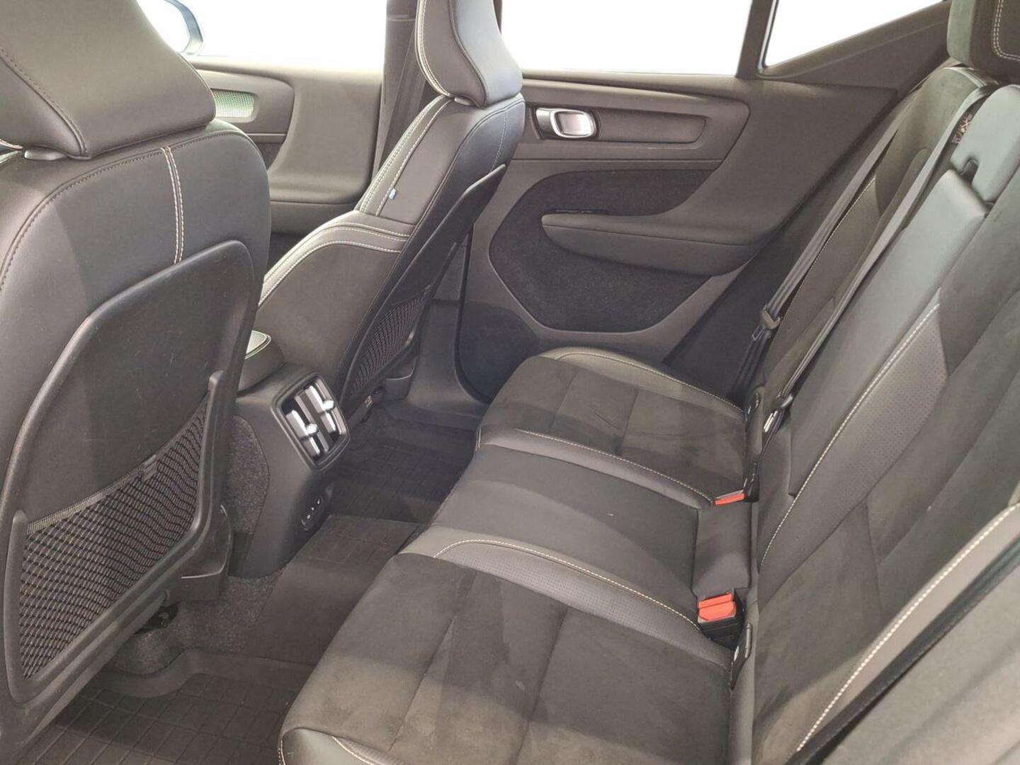 VOLVO XC40 2020