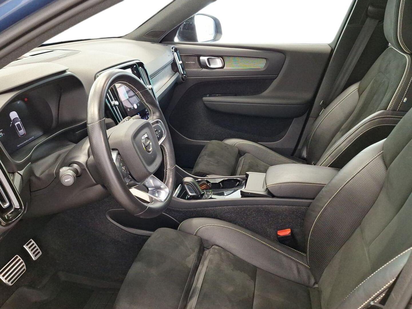 VOLVO XC40 2020