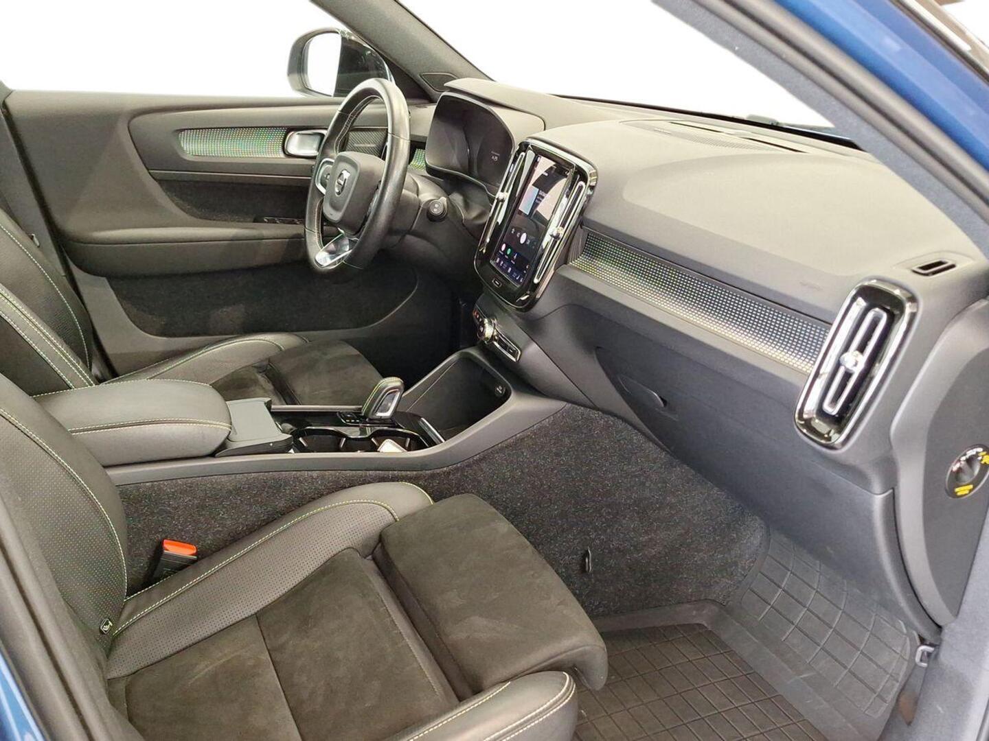 VOLVO XC40 2020