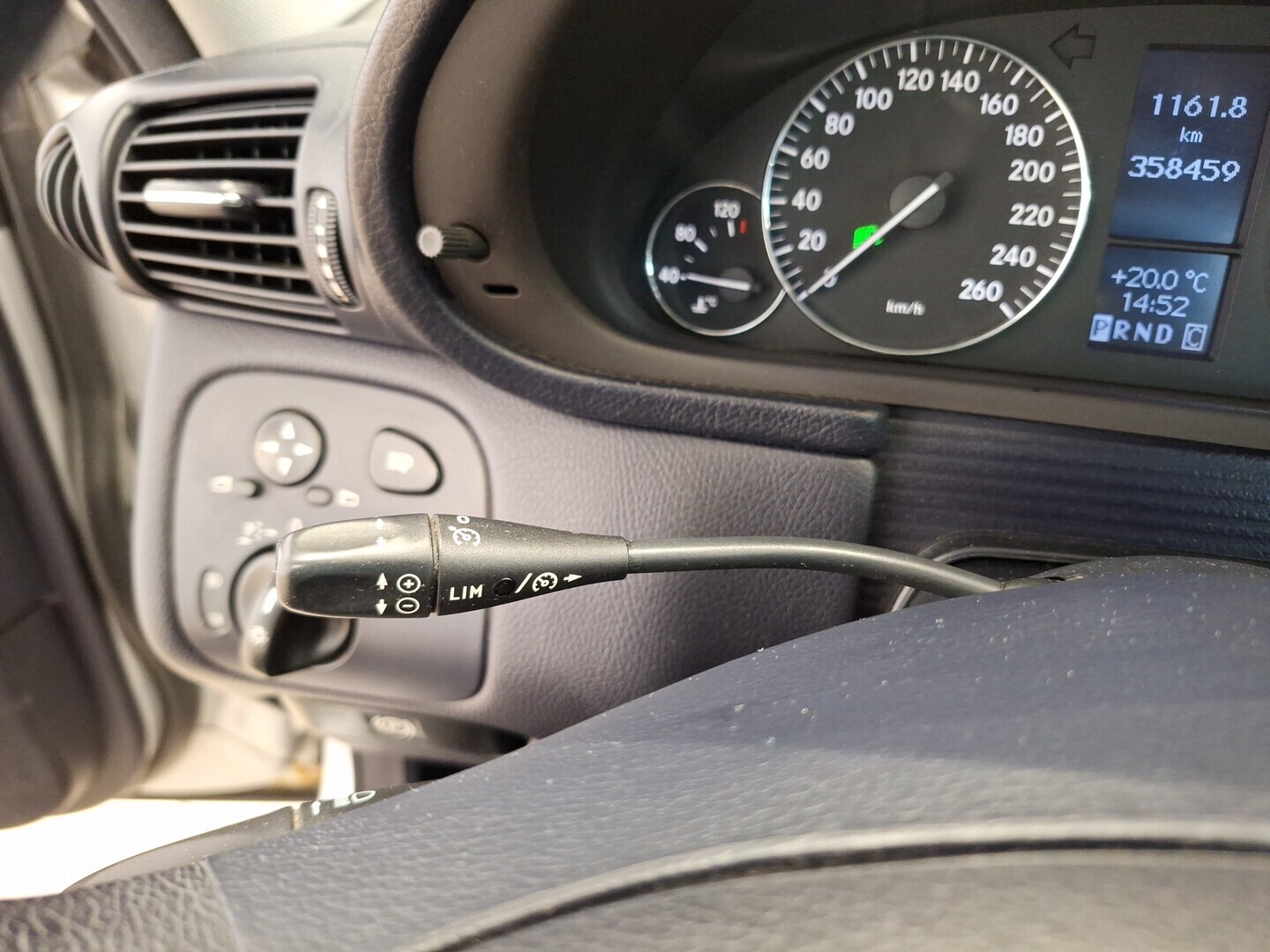 MERCEDES-BENZ C 2005